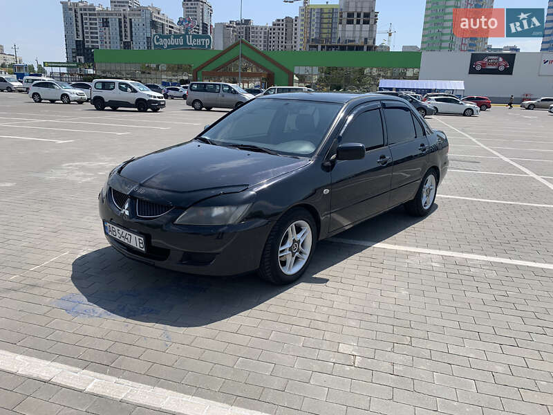 Седан Mitsubishi Lancer 2004 в Одессе