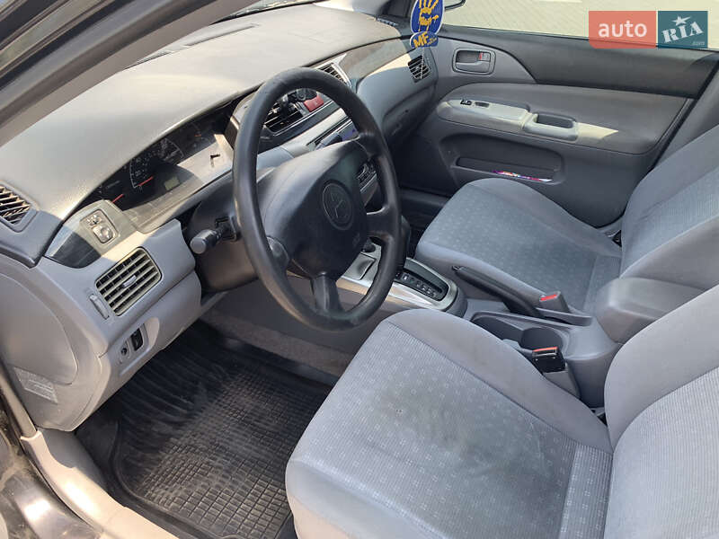 Седан Mitsubishi Lancer 2004 в Одессе