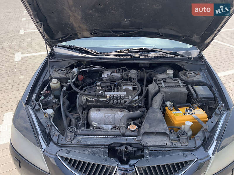 Седан Mitsubishi Lancer 2004 в Одессе
