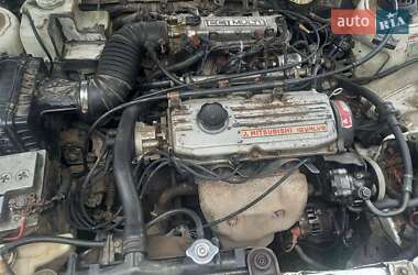 Седан Mitsubishi Lancer 1994 в Надвірній