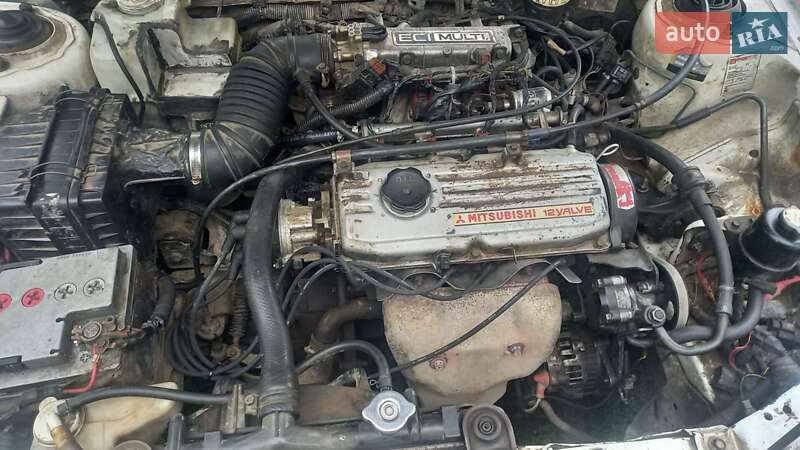 Седан Mitsubishi Lancer 1994 в Надворной