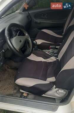 Седан Mitsubishi Lancer 1994 в Надвірній