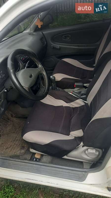 Седан Mitsubishi Lancer 1994 в Надворной