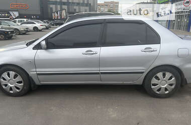 Седан Mitsubishi Lancer 2004 в Харькове