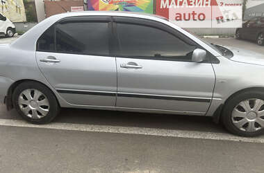 Седан Mitsubishi Lancer 2004 в Харькове