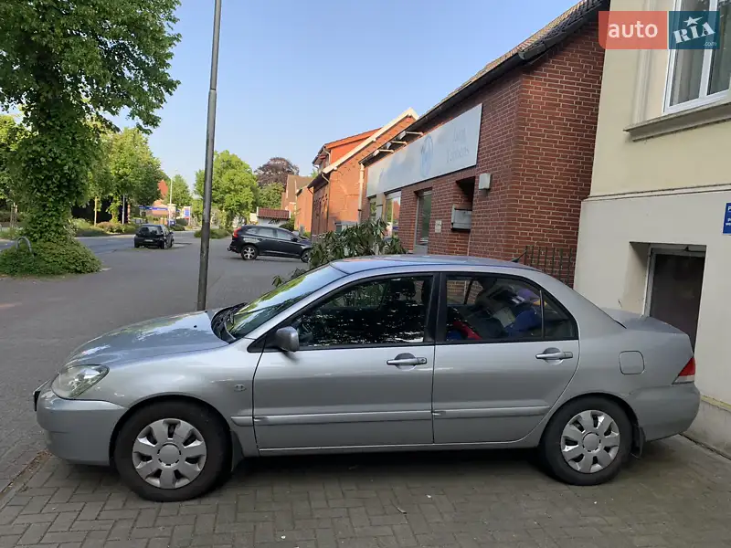 Mitsubishi Lancer