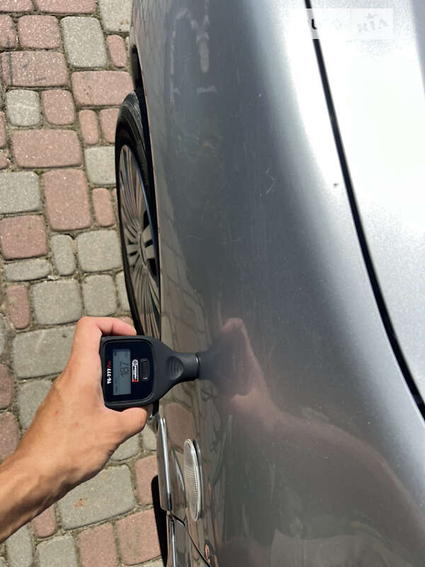 Седан Mitsubishi Lancer 2005 в Черновцах