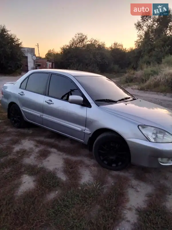 Mitsubishi Lancer