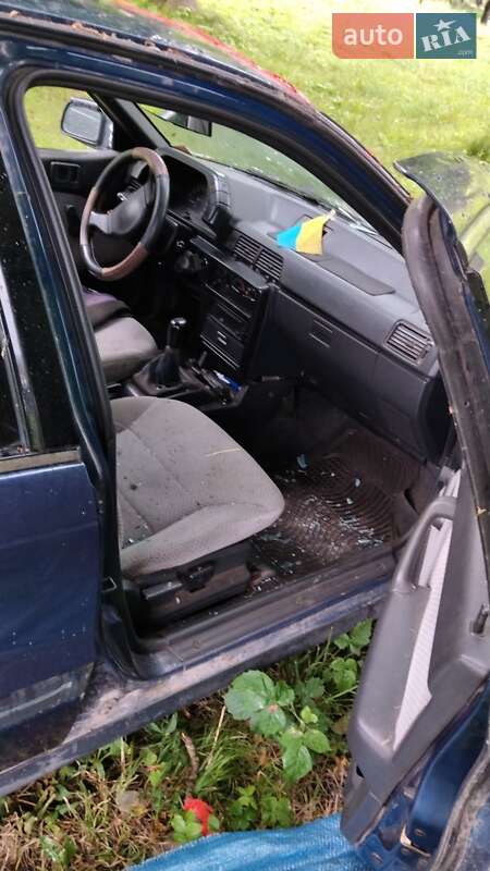 Седан Mitsubishi Lancer 1990 в Звягеле