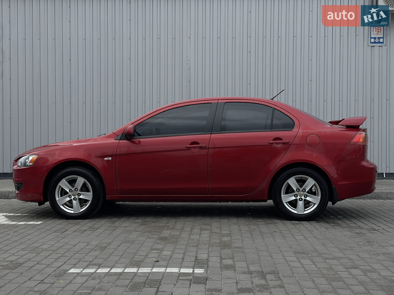 2010 Mitsubishi Lancer - мініатюра 16
