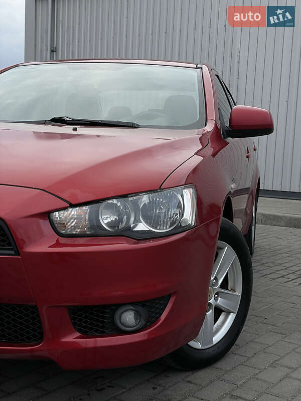 Седан Mitsubishi Lancer 2009 в Киеве