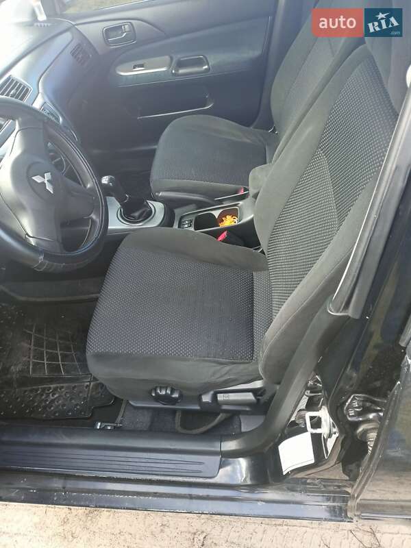 Седан Mitsubishi Lancer 2008 в Барышевке