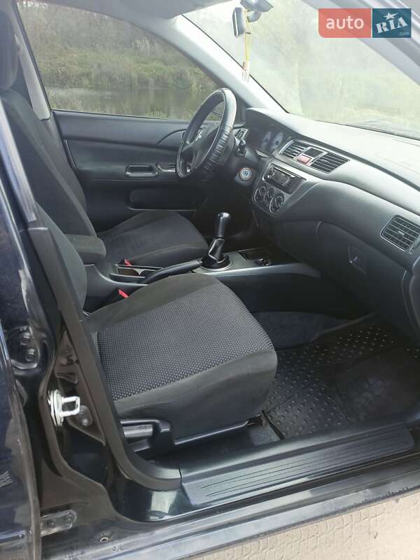 Седан Mitsubishi Lancer 2008 в Барышевке