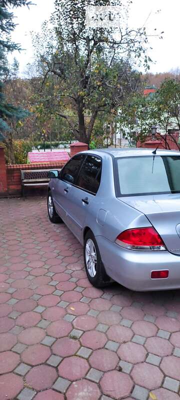 Седан Mitsubishi Lancer 2005 в Хмельницком