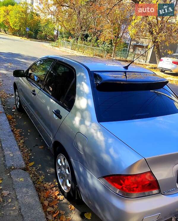 Седан Mitsubishi Lancer 2003 в Николаеве