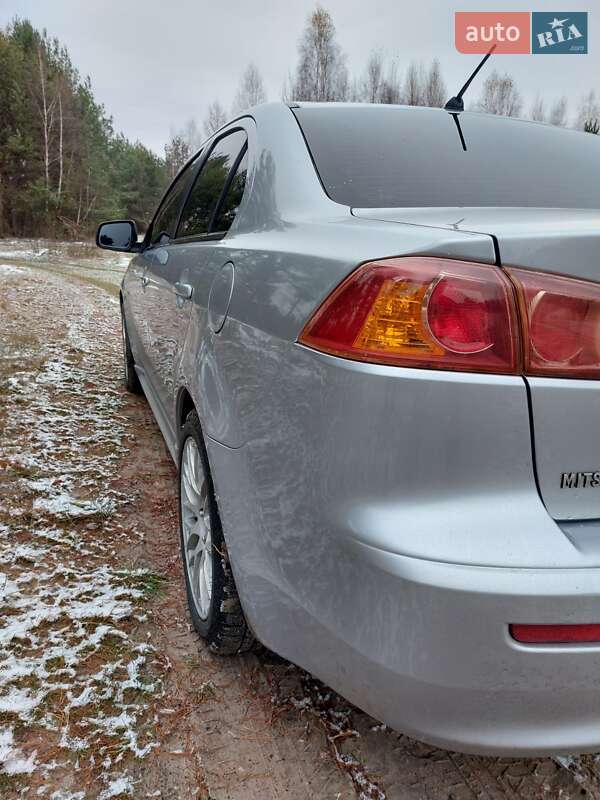 Седан Mitsubishi Lancer 2007 в Луцке