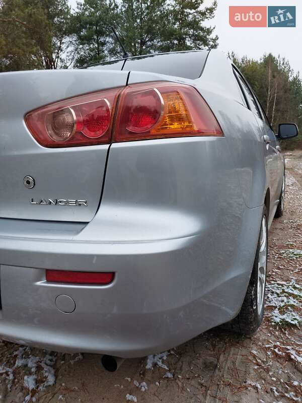 Седан Mitsubishi Lancer 2007 в Луцке