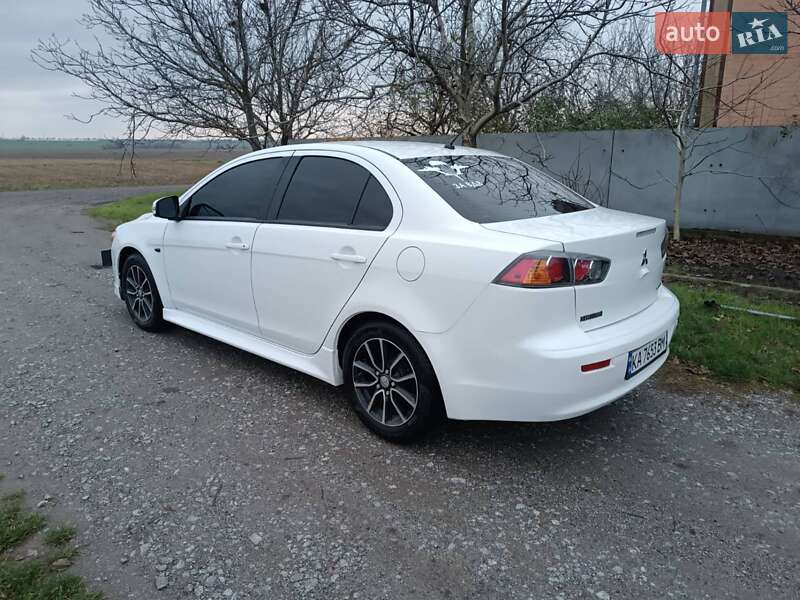 Седан Mitsubishi Lancer 2016 в Кривому Озері