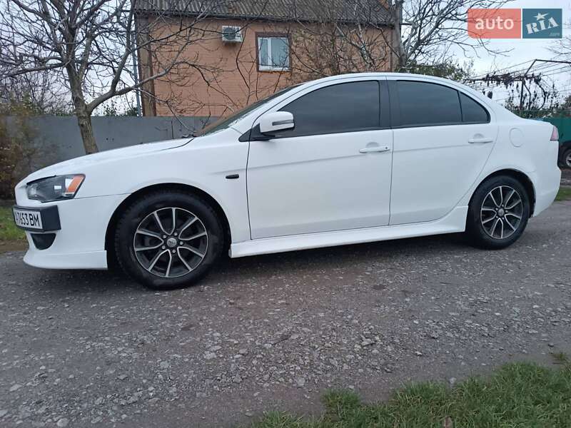 Седан Mitsubishi Lancer 2016 в Кривому Озері