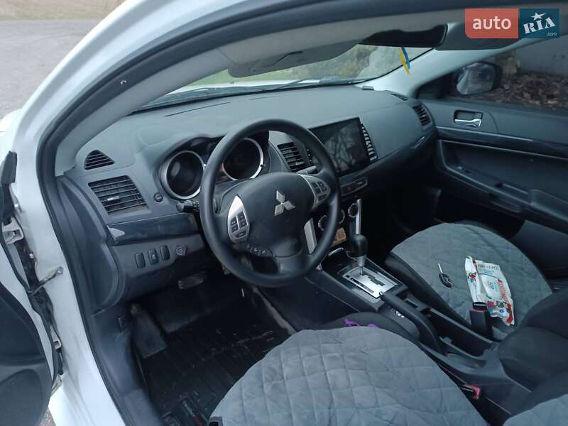 Седан Mitsubishi Lancer 2016 в Кривому Озері