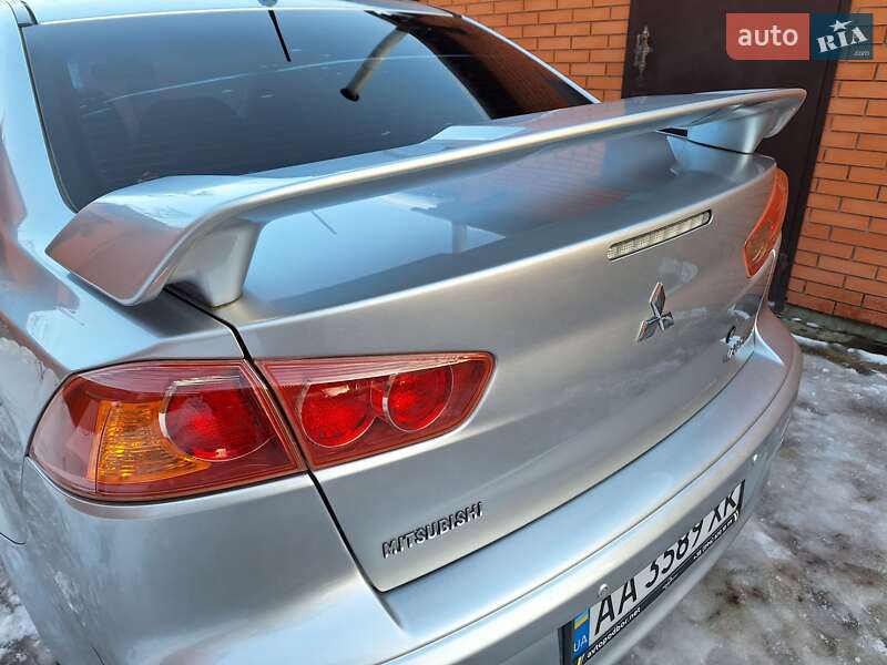 Седан Mitsubishi Lancer 2008 в Ромнах