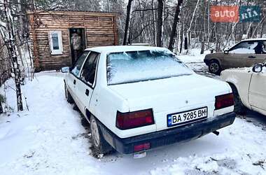 Седан Mitsubishi Lancer 1987 в Новомосковске