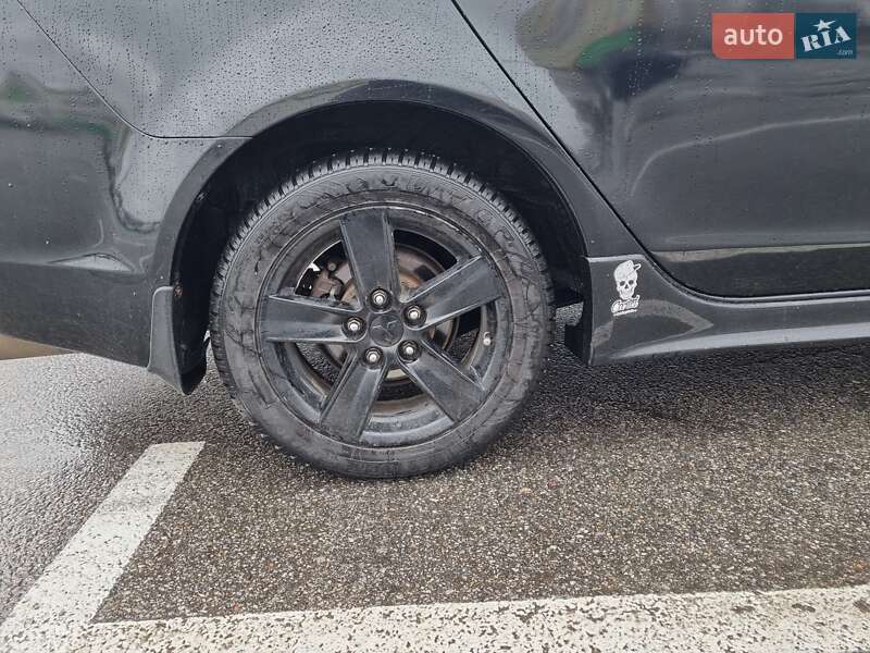 Седан Mitsubishi Lancer 2007 в Киеве