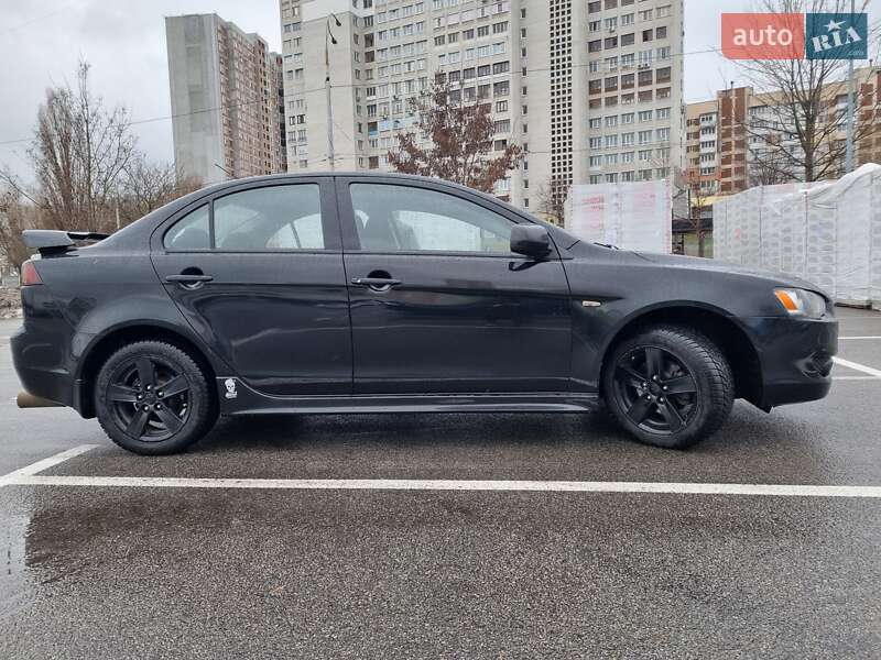 Седан Mitsubishi Lancer 2007 в Киеве