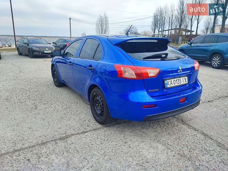 Хэтчбек Mitsubishi Lancer 2010 в Киеве