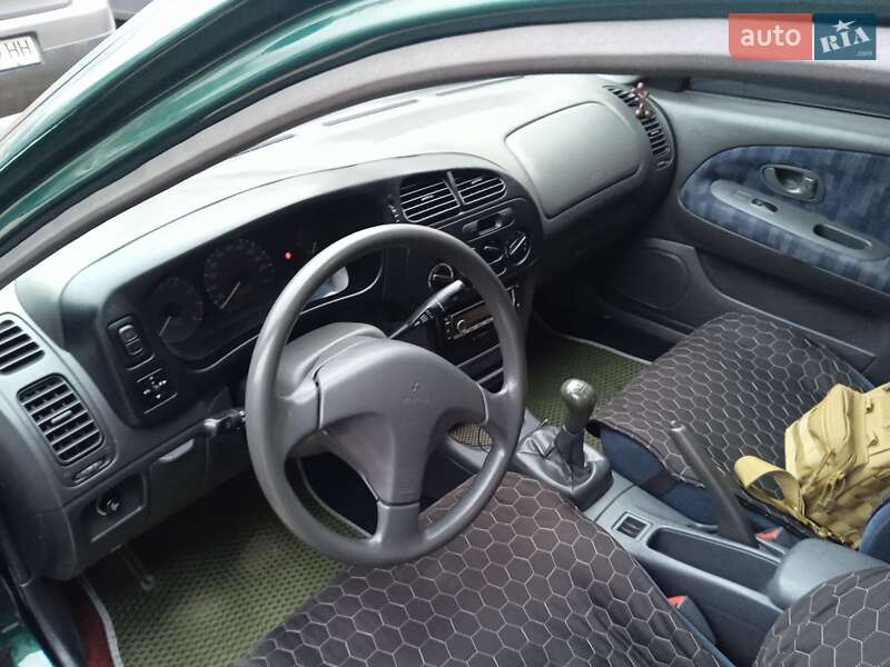 Седан Mitsubishi Lancer 2000 в Києві