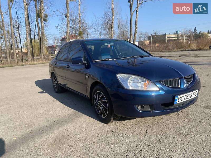 Седан Mitsubishi Lancer 2004 в Львове фото 3 Седан Mitsubishi Lancer 2004 в Львове
