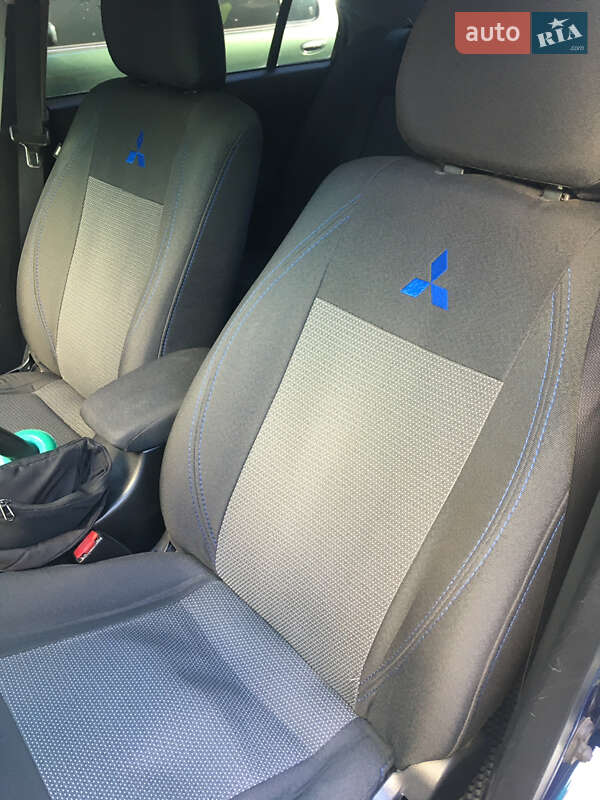 Седан Mitsubishi Lancer 2006 в Измаиле