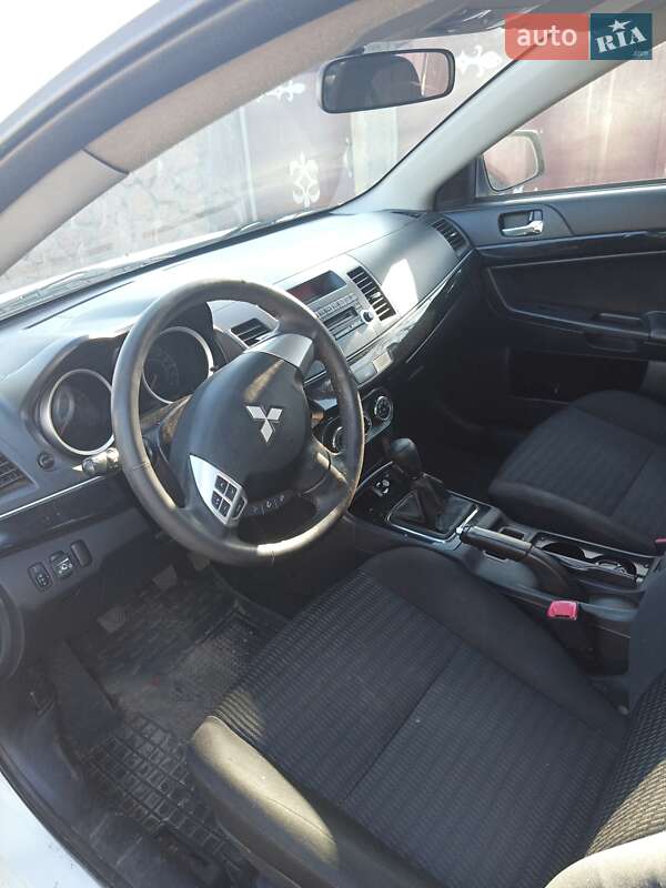 Седан Mitsubishi Lancer 2012 в Радомишлі