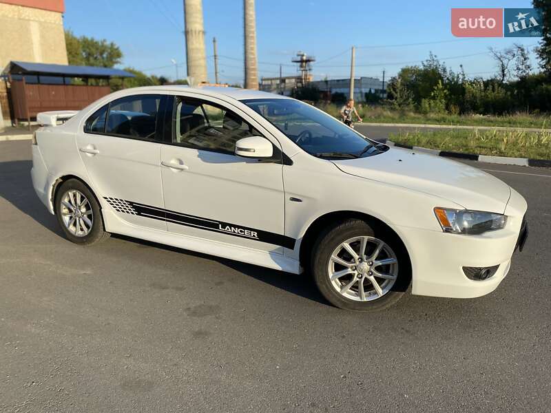 Седан Mitsubishi Lancer 2015 в Александрие