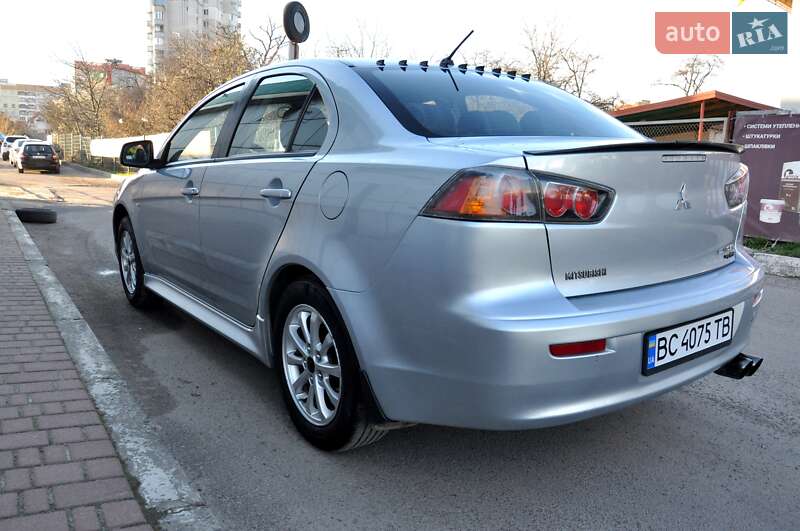 Седан Mitsubishi Lancer 2011 в Львове
