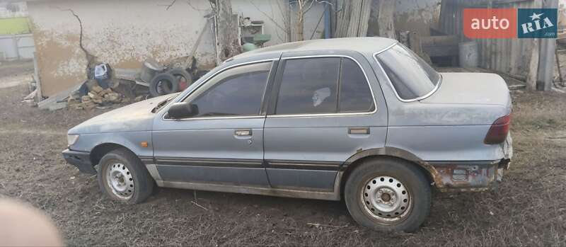 Седан Mitsubishi Lancer 1988 в Балте