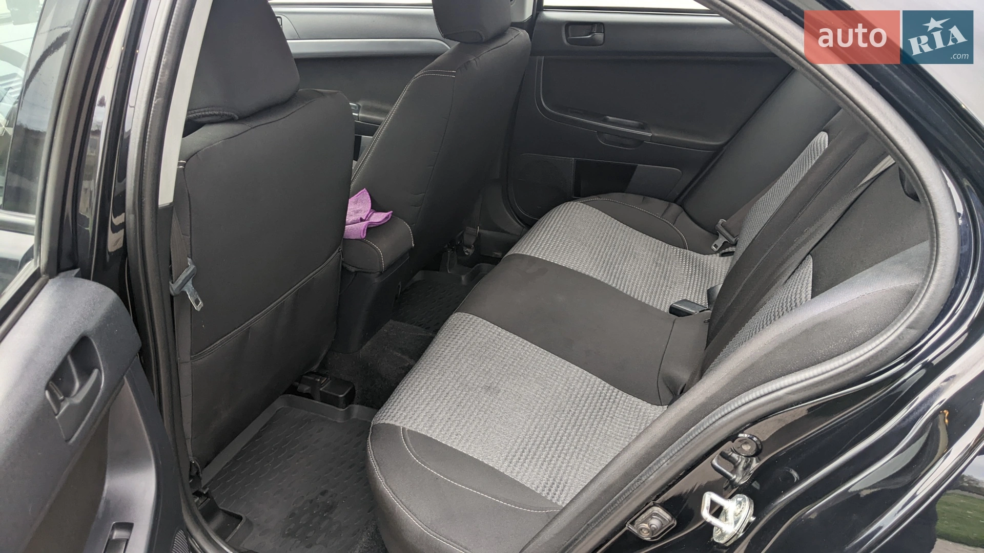 2010 Mitsubishi Lancer - мініатюра 6