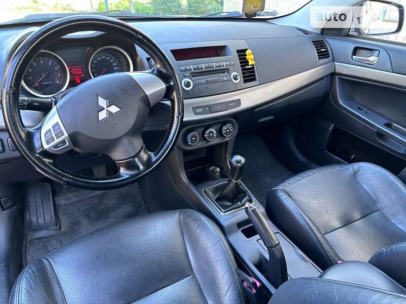 Хэтчбек Mitsubishi Lancer 2011 в Полонном