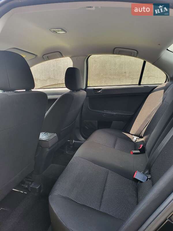Седан Mitsubishi Lancer 2011 в Киеве
