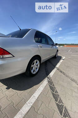 Седан Mitsubishi Lancer 2006 в Киеве