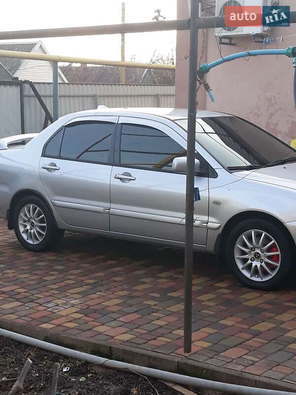 Седан Mitsubishi Lancer 2006 в Запоріжжі