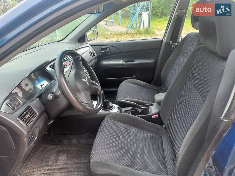 Седан Mitsubishi Lancer 2008 в Маневичах