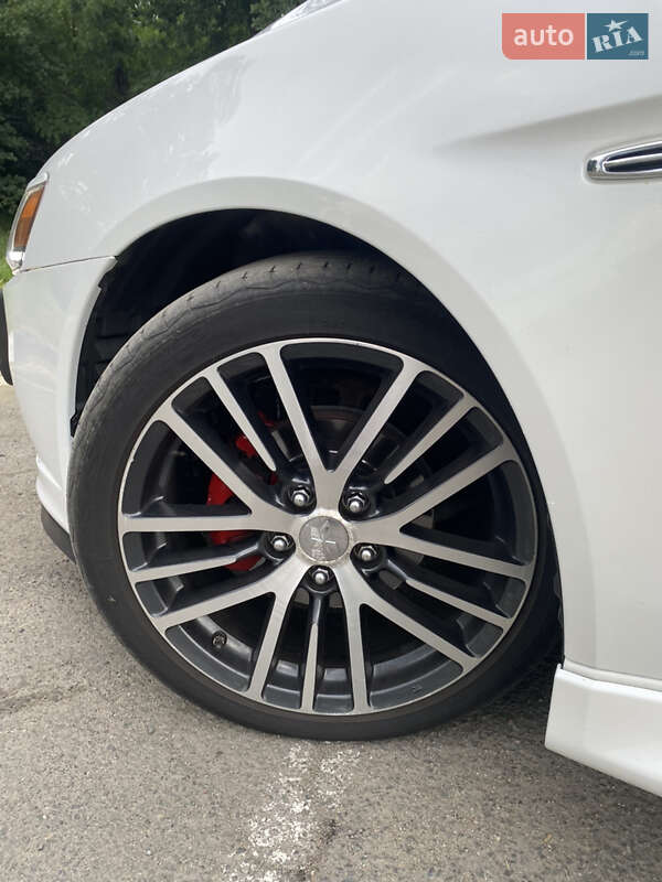 Седан Mitsubishi Lancer 2016 в Умани