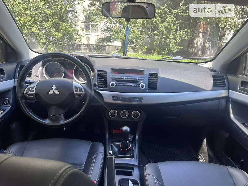 Седан Mitsubishi Lancer 2008 в Ромнах