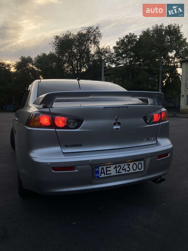 Седан Mitsubishi Lancer 2017 в Каменском