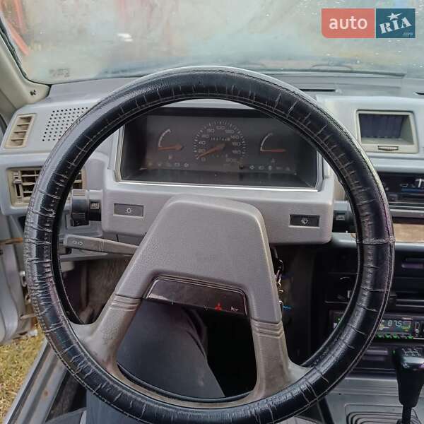 Седан Mitsubishi Lancer 1987 в Житомире