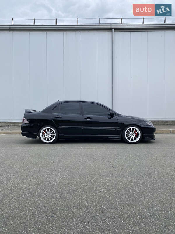 Седан Mitsubishi Lancer 2006 в Гайсину