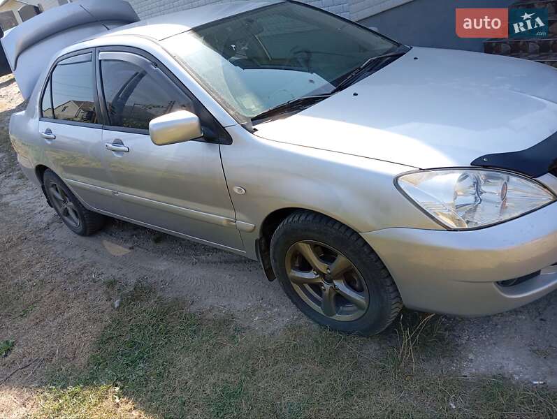 Седан Mitsubishi Lancer 2007 в Львове фото 5 Седан Mitsubishi Lancer 2007 в Львове