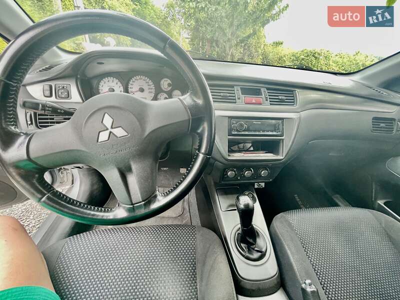 Седан Mitsubishi Lancer 2006 в Виноградове фото 2 Седан Mitsubishi Lancer 2006 в Виноградове