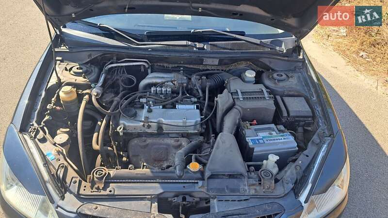 Седан Mitsubishi Lancer 2004 в Чернигове